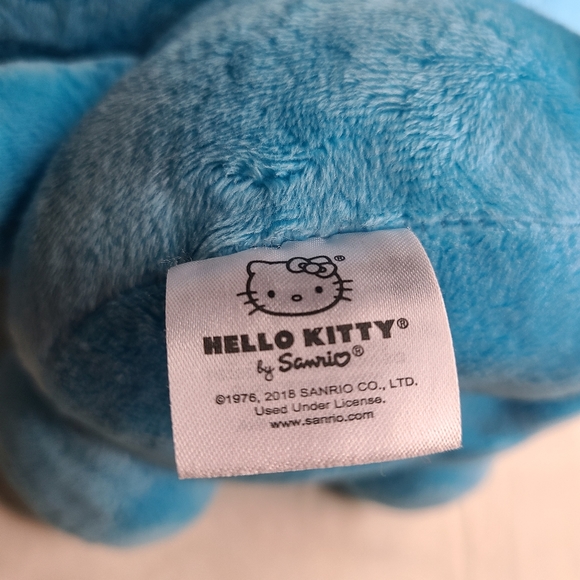 HELLO KITTY - UFO Catcher Round 1 Exclusive Plush 12” Blue Bow Tie Cat SANRIO - Picture 4 of 4